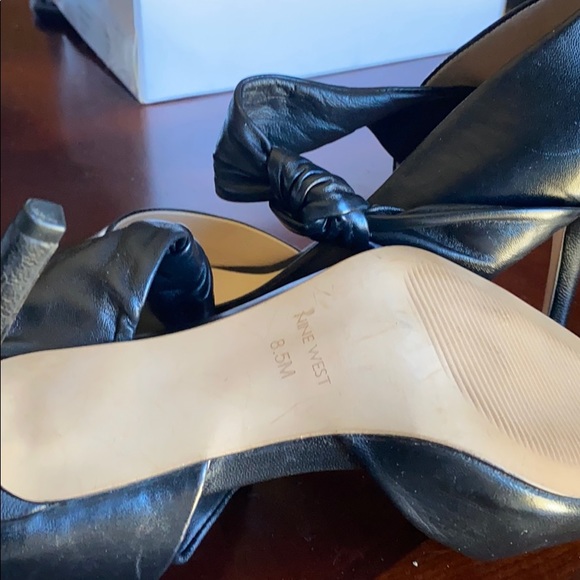 Shoes - Picture 4 of 6